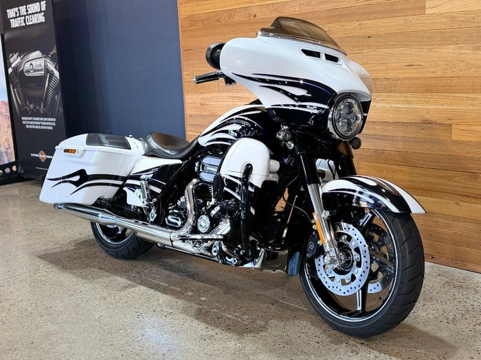2016 HARLEY-DAVIDSON CVO STREET GLIDE
