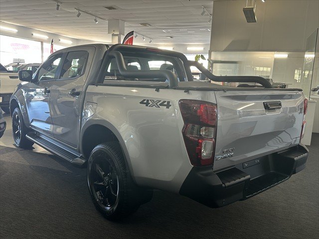 2025 ISUZU D-MAX LS-M XR