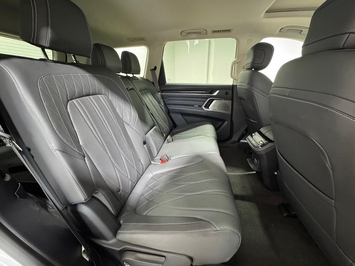 2025 LDV D90 Executive