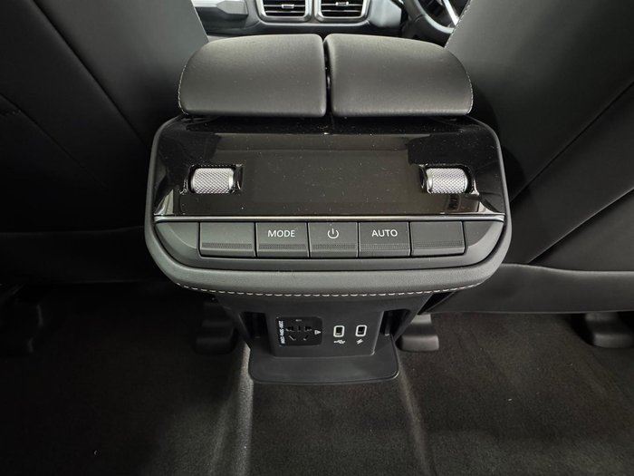 2025 LDV D90 Executive