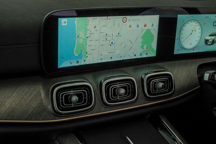 2025 Jaecoo J8 Track