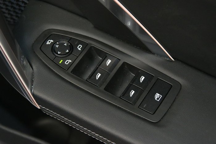 2024 BMW iX1 eDrive20 xLine