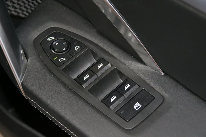 2024 BMW iX1 eDrive20 xLine