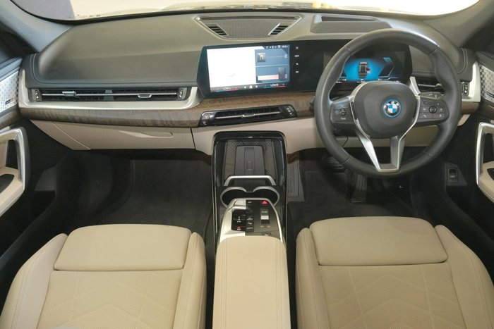 2024 BMW iX1 eDrive20 xLine