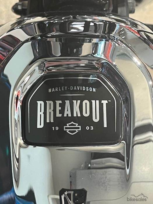 2025 Harley-Davidson Breakout 117 (FXBR) Softail Black