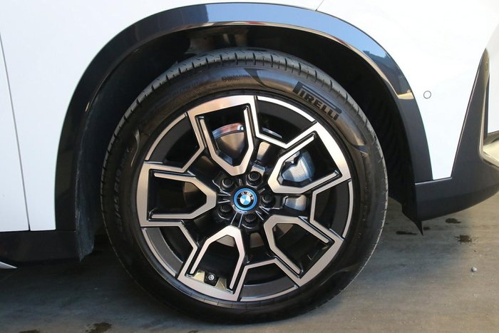 2024 BMW iX1 eDrive20 xLine