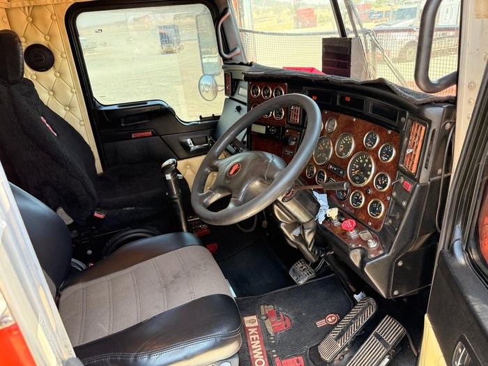 2013 Kenworth T909