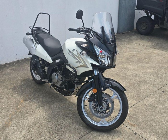 2010 Suzuki V-Strom 650 ABS (DL650A) V-Strom White