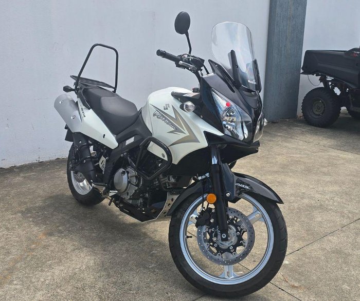 2010 Suzuki V-Strom 650 ABS (DL650A) V-Strom White