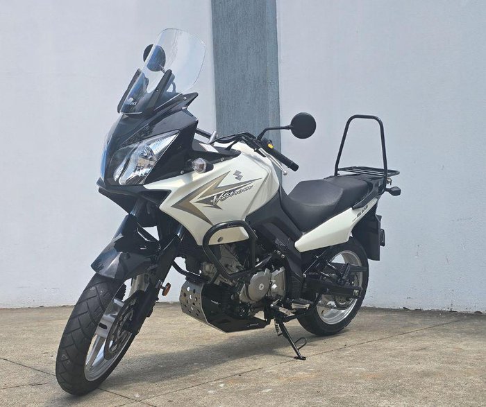 2010 Suzuki V-Strom 650 ABS (DL650A) V-Strom White