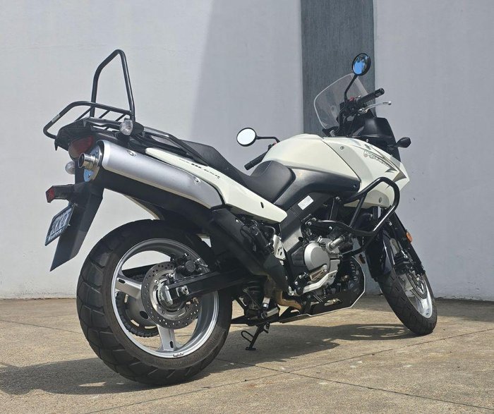 2010 Suzuki V-Strom 650 ABS (DL650A) V-Strom White