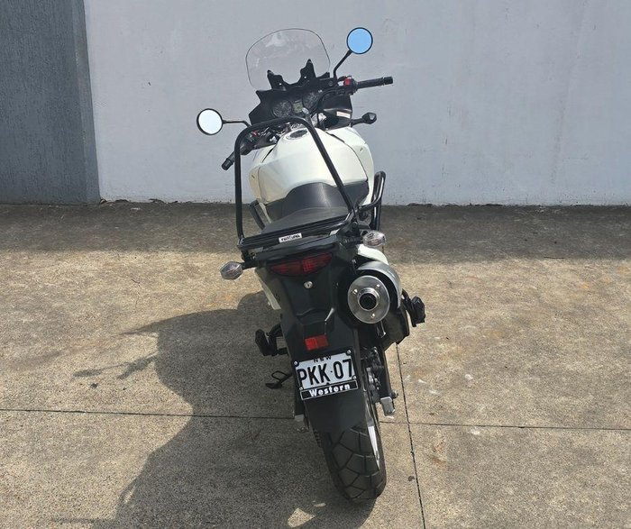 2010 Suzuki V-Strom 650 ABS (DL650A) V-Strom White