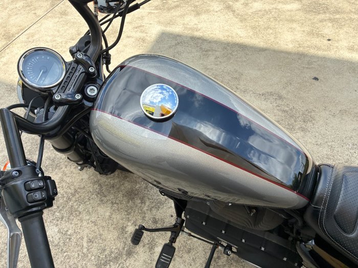 2018 HARLEY-DAVIDSON XL1200CX ROADSTER SOLID Silver