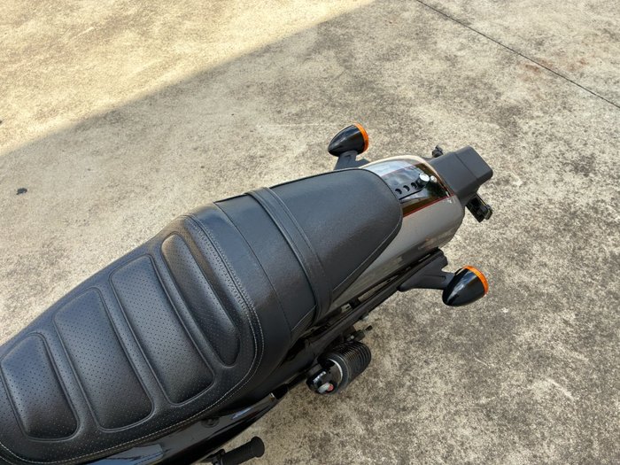 2018 HARLEY-DAVIDSON XL1200CX ROADSTER SOLID Silver