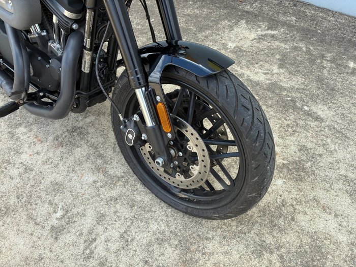 2018 HARLEY-DAVIDSON XL1200CX ROADSTER SOLID Silver