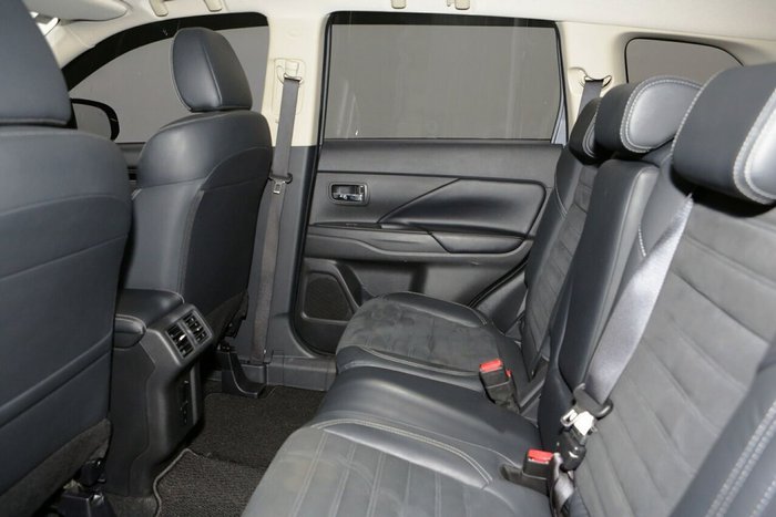 2021 Mitsubishi Outlander LS