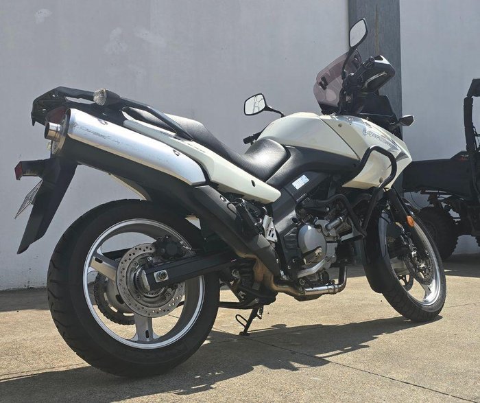 2009 Suzuki V-Strom 650 ABS (DL650A) V-Strom White