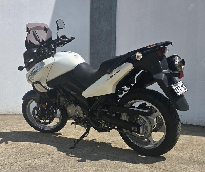 2009 Suzuki V-Strom 650 ABS (DL650A) V-Strom White