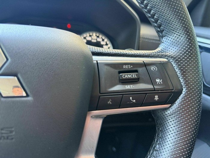 2022 Mitsubishi Outlander LS