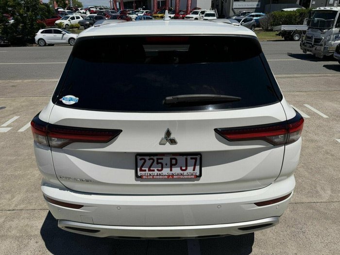2022 Mitsubishi Outlander LS