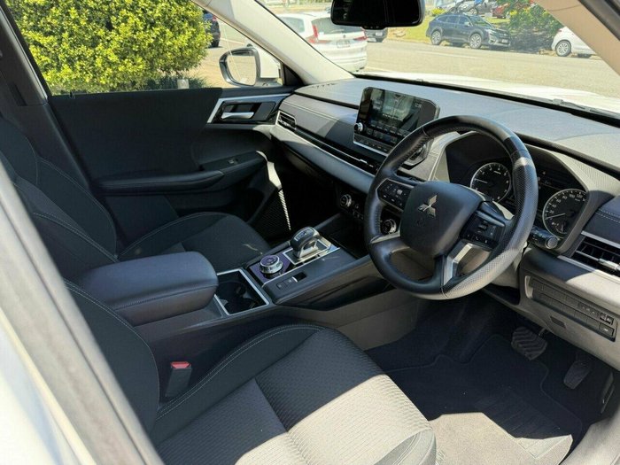 2022 Mitsubishi Outlander LS