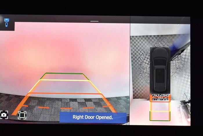 2024 Mahindra XUV700 AX7L