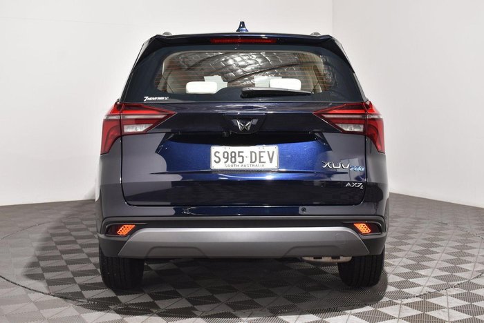 2024 Mahindra XUV700 AX7L