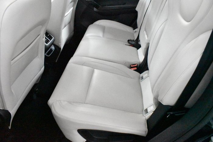 2024 Mahindra XUV700 AX7L