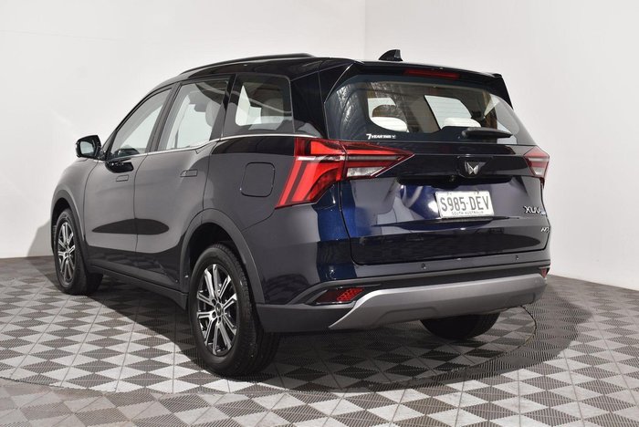 2024 Mahindra XUV700 AX7L