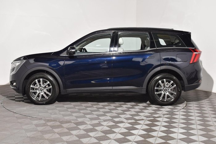 2024 Mahindra XUV700 AX7L