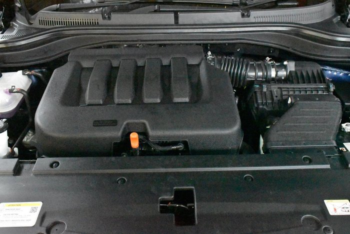 2024 Mahindra XUV700 AX7L