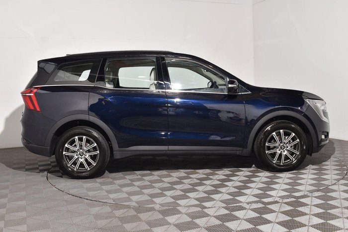 2024 Mahindra XUV700 AX7L