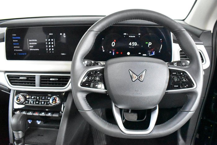 2024 Mahindra XUV700 AX7L