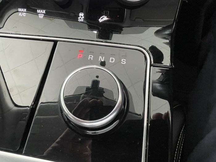 2017 Land Rover Range Rover Velar D180 SE