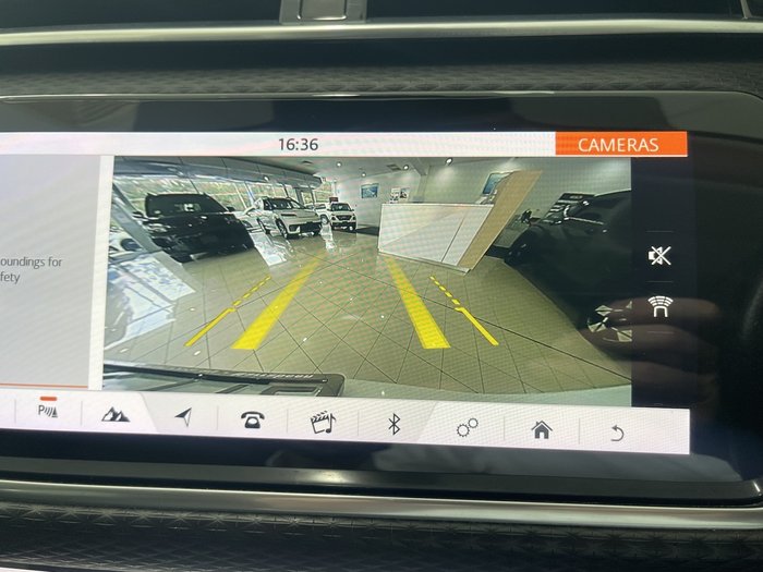 2017 Land Rover Range Rover Velar D180 SE