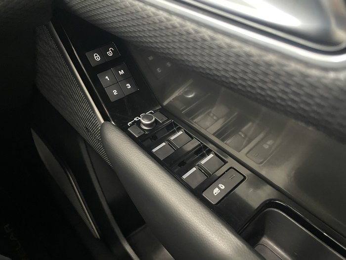 2017 Land Rover Range Rover Velar D180 SE