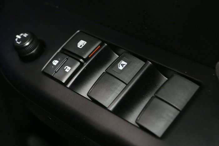 2019 Toyota Hilux SR