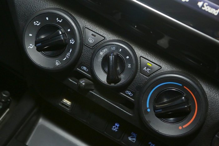 2019 Toyota Hilux SR