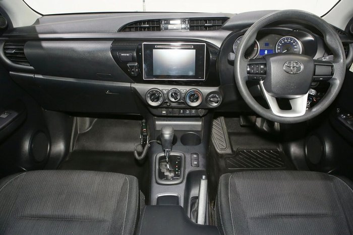 2019 Toyota Hilux SR