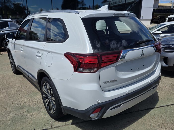 2018 Mitsubishi Outlander ES ADAS