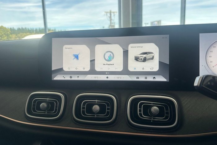 2025 Jaecoo J8 Track