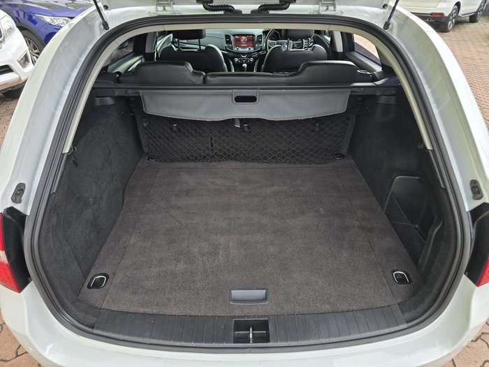 2017 Holden Commodore SV6 VF Series II MY17 Heron White