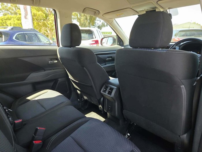 2019 Mitsubishi Outlander ES