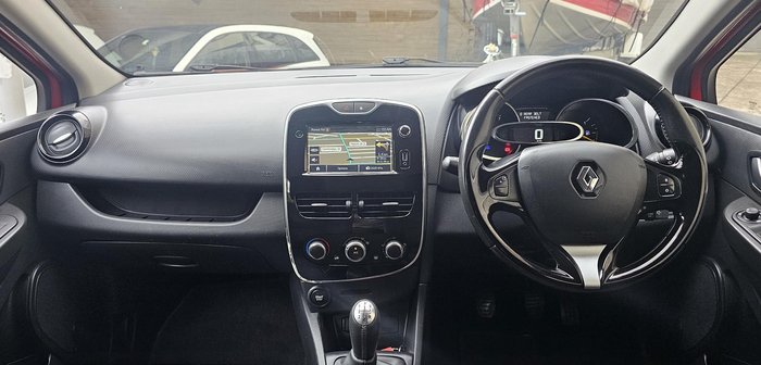 2015 Renault Clio Expression IV B98 Flame Red