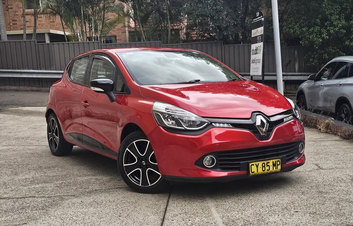 2015 Renault Clio Expression IV B98 Flame Red