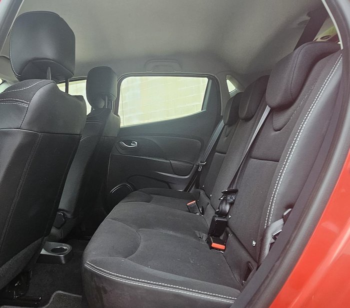 2015 Renault Clio Expression IV B98 Flame Red