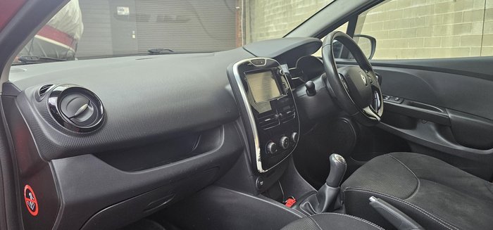 2015 Renault Clio Expression IV B98 Flame Red