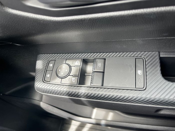 2024 Mitsubishi Triton GLX+