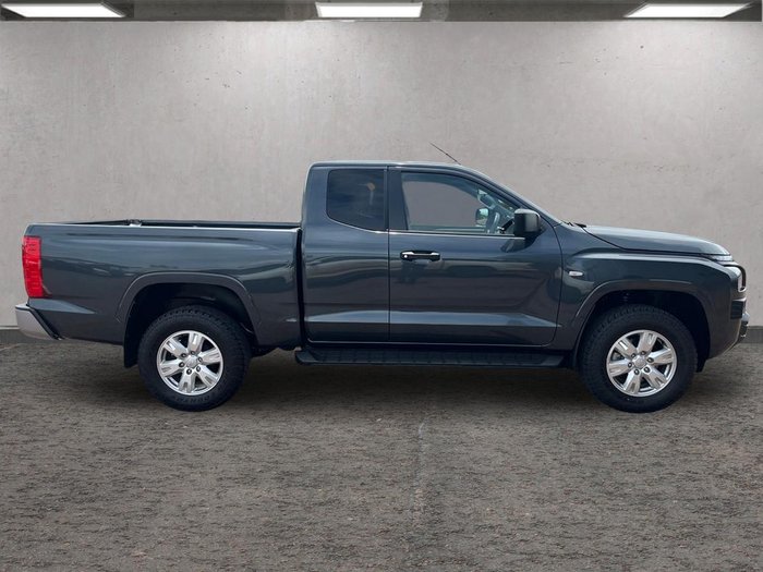 2024 Mitsubishi Triton GLX+