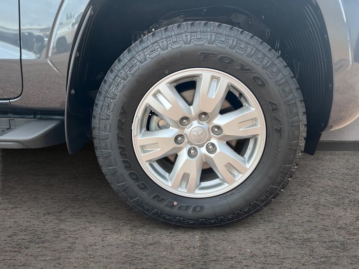 2024 Mitsubishi Triton GLX+